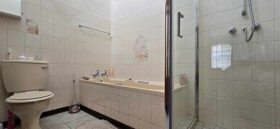 1 Bedroom Property for Sale in Oudorp North West